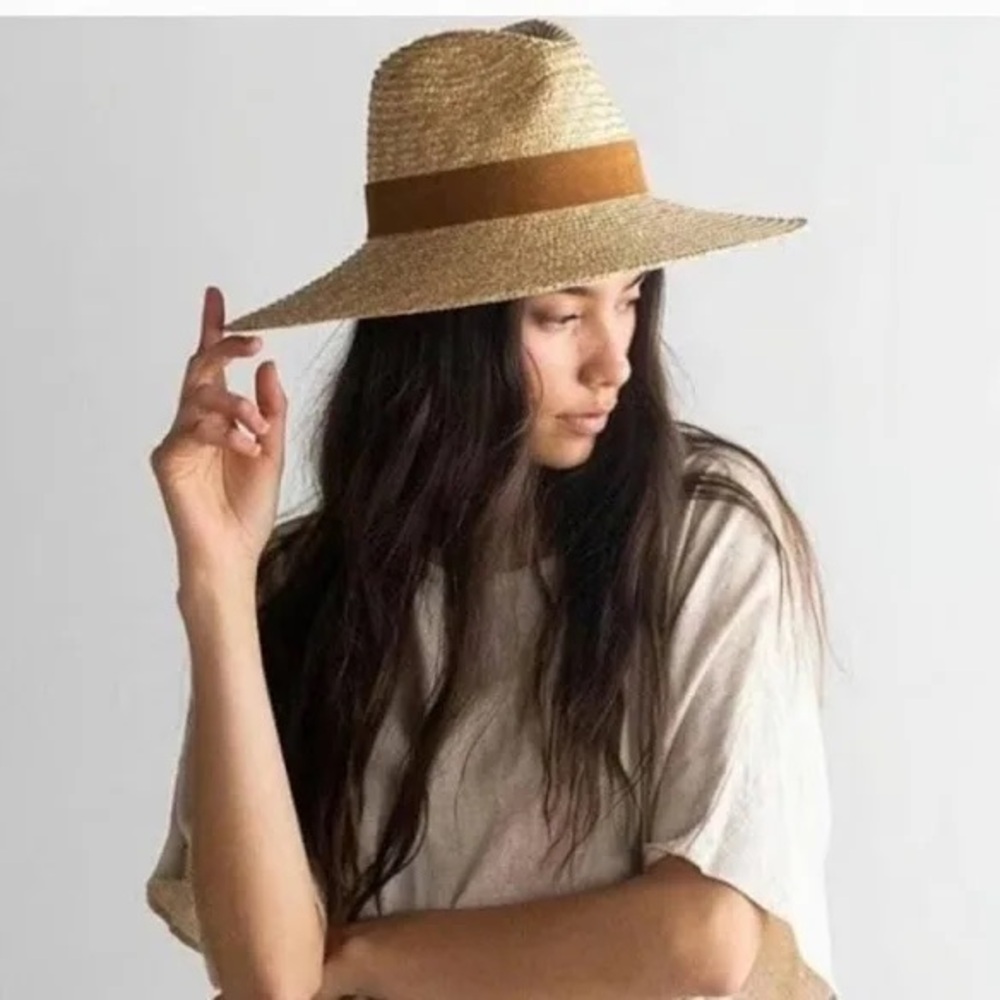 NWOT Gigi Pip Isla Straw Adjustable Fedora Hat with a suede leather band - Picture 3 of 4